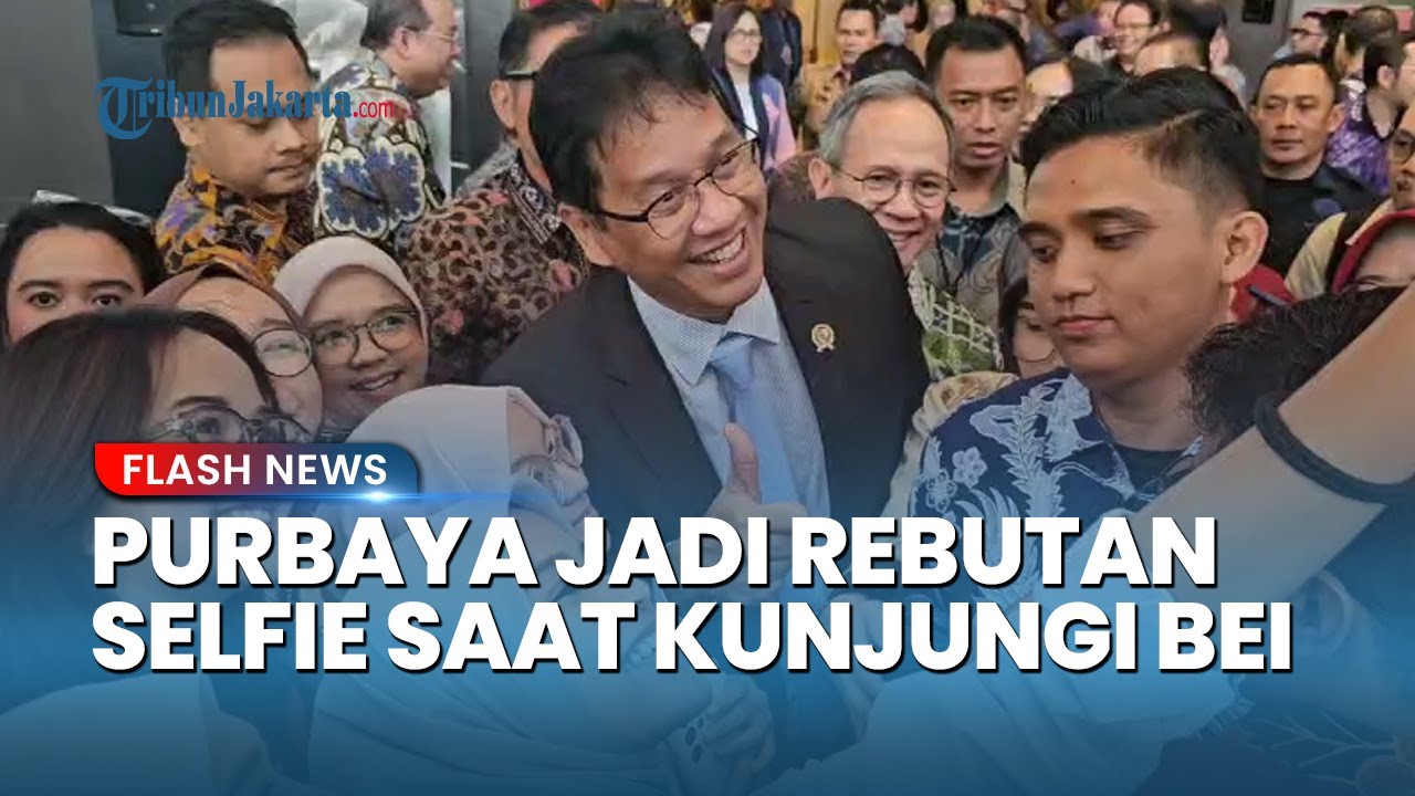 Youtube Thumnail image of : Menkeu Purbaya Diserbu Pegawai BEI, Ramai-ramai Minta Selfie di Tengah Kunjungan Kerja