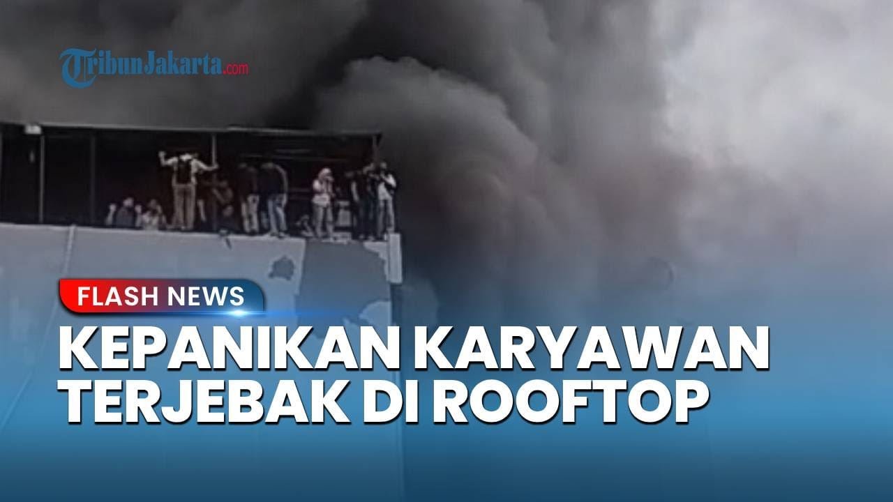 Karyawan Terra Drone Panik Terjebak di Rooftop saat Kebakaran, Turun Pakai Tangga Damkar