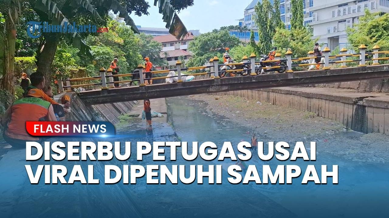 Youtube Thumnail image of : 100 Petugas Gerebek Kali Ciliwung di Menteng setelah Viral Banyak Sampah dan Tebalnya Endapan Lumpur